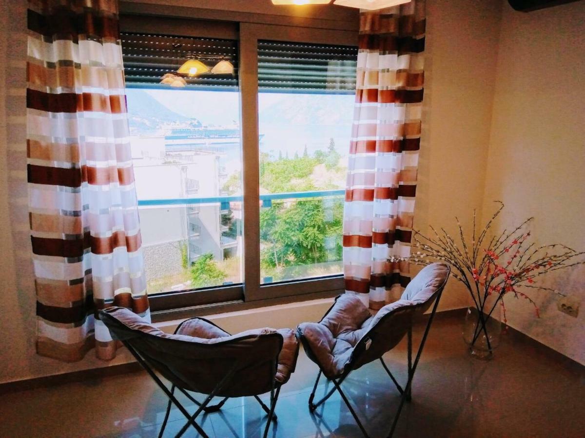 Apartment Dobrota Kotor Eksteriør bilde